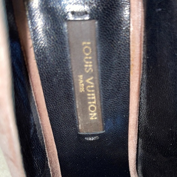 LOUIS VUITTON - Tan Suede/Blk Patent Leather Peeptoe Platform - EU39 (CopyListg) - Picture 8 of 12